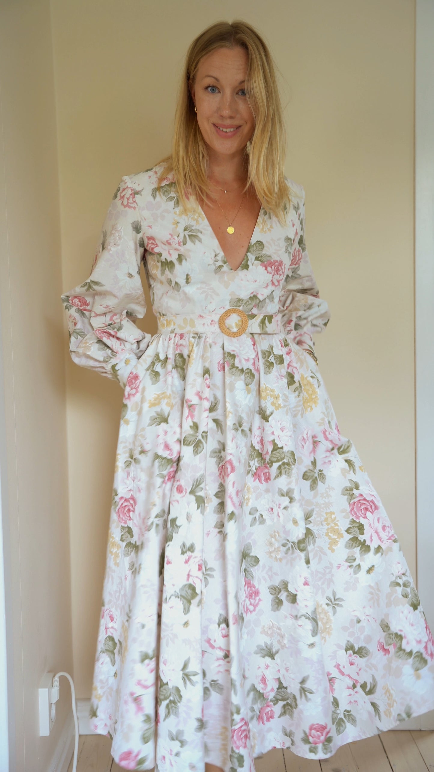Long sleeve midi-dress